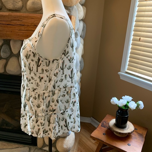 2/$25 Sleeveless Cactus Blouse -Reitmans - Picture 5 of 6